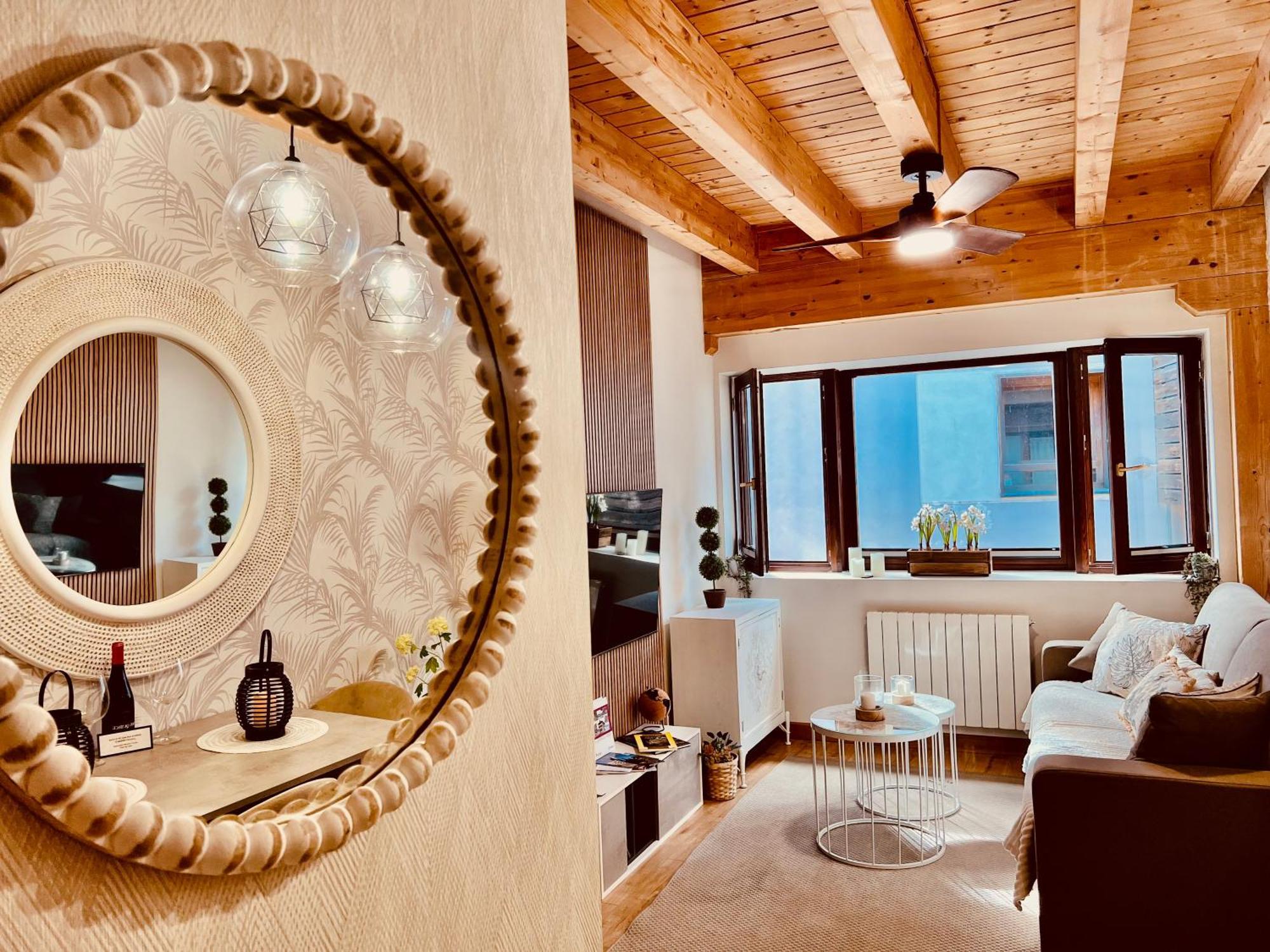 El Capricho De Claudia_ Apartamentos Burgos Catedral 外观 照片