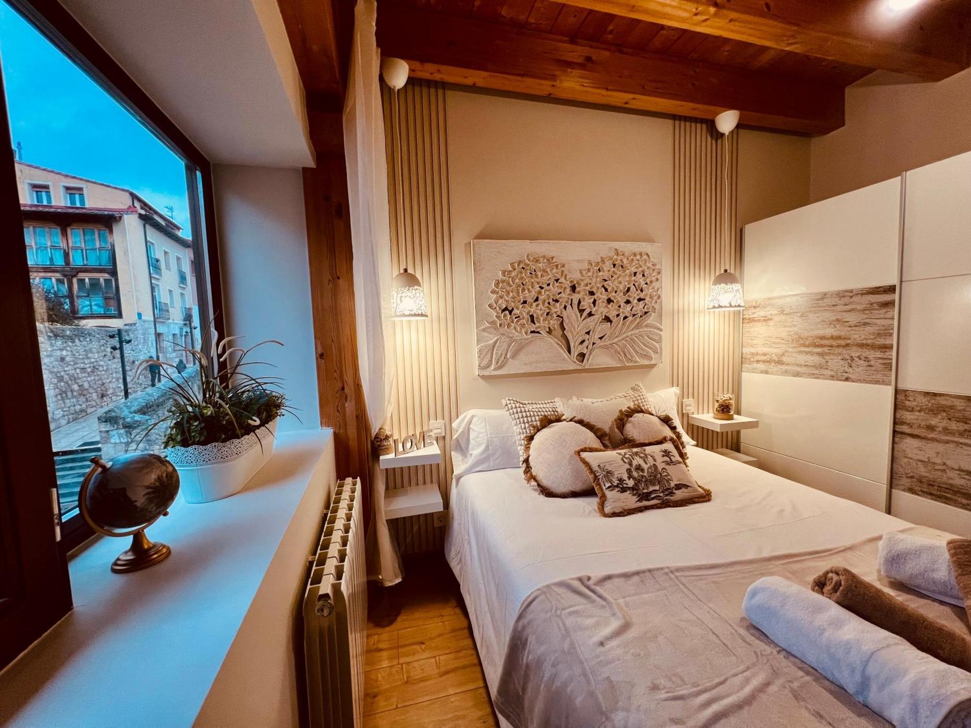 El Capricho De Claudia_ Apartamentos Burgos Catedral 外观 照片