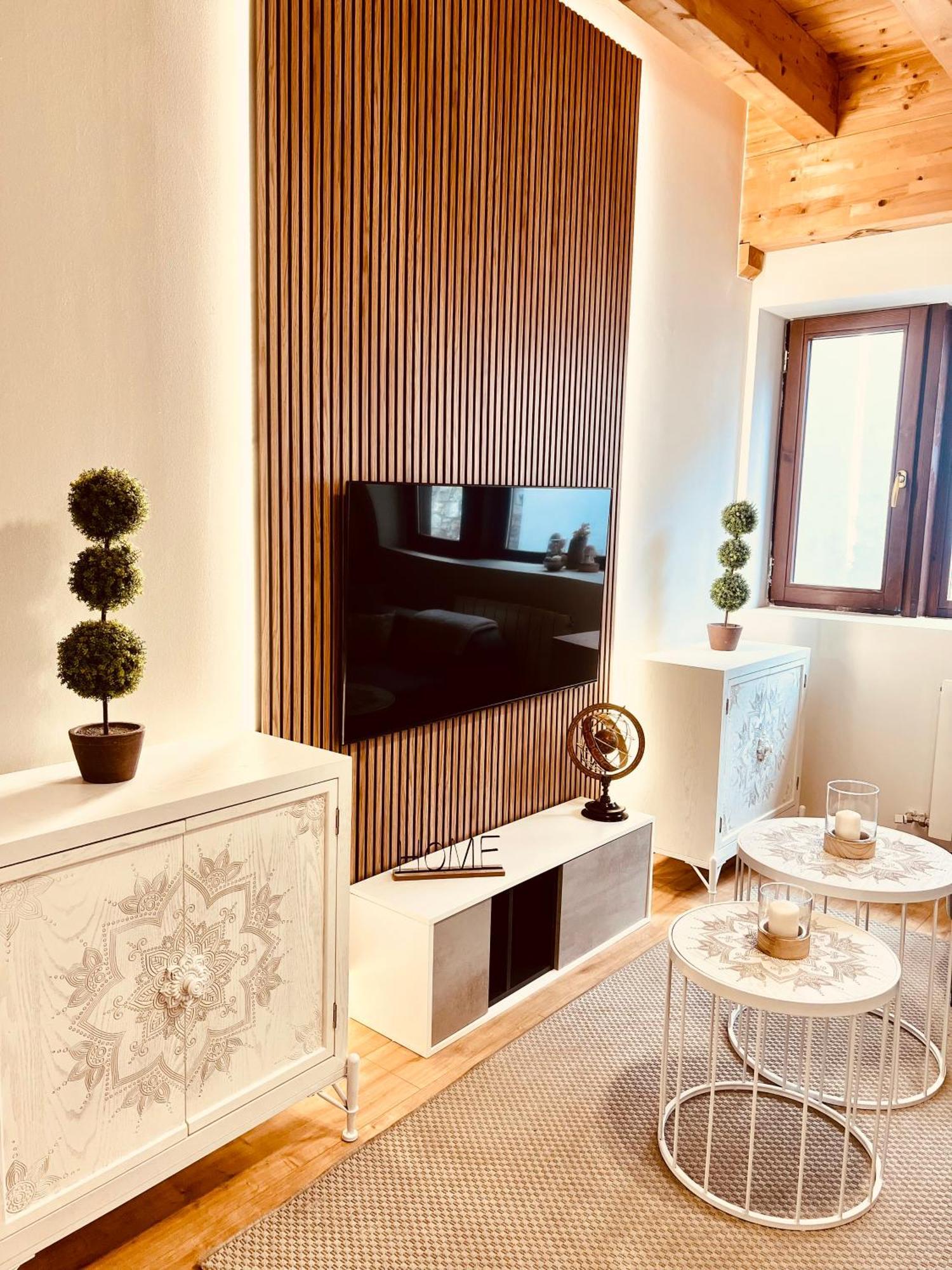 El Capricho De Claudia_ Apartamentos Burgos Catedral 外观 照片